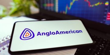 Anglo American’s Losses Widen with Diamond Slump, Trade Tensions Mounting