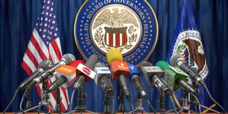 Why Does the US Federal Reserve Raise and Lower Interest Rates?